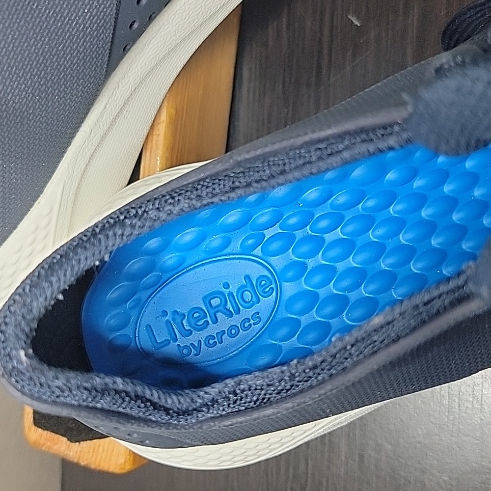 Crocs - Picture 3 of 6